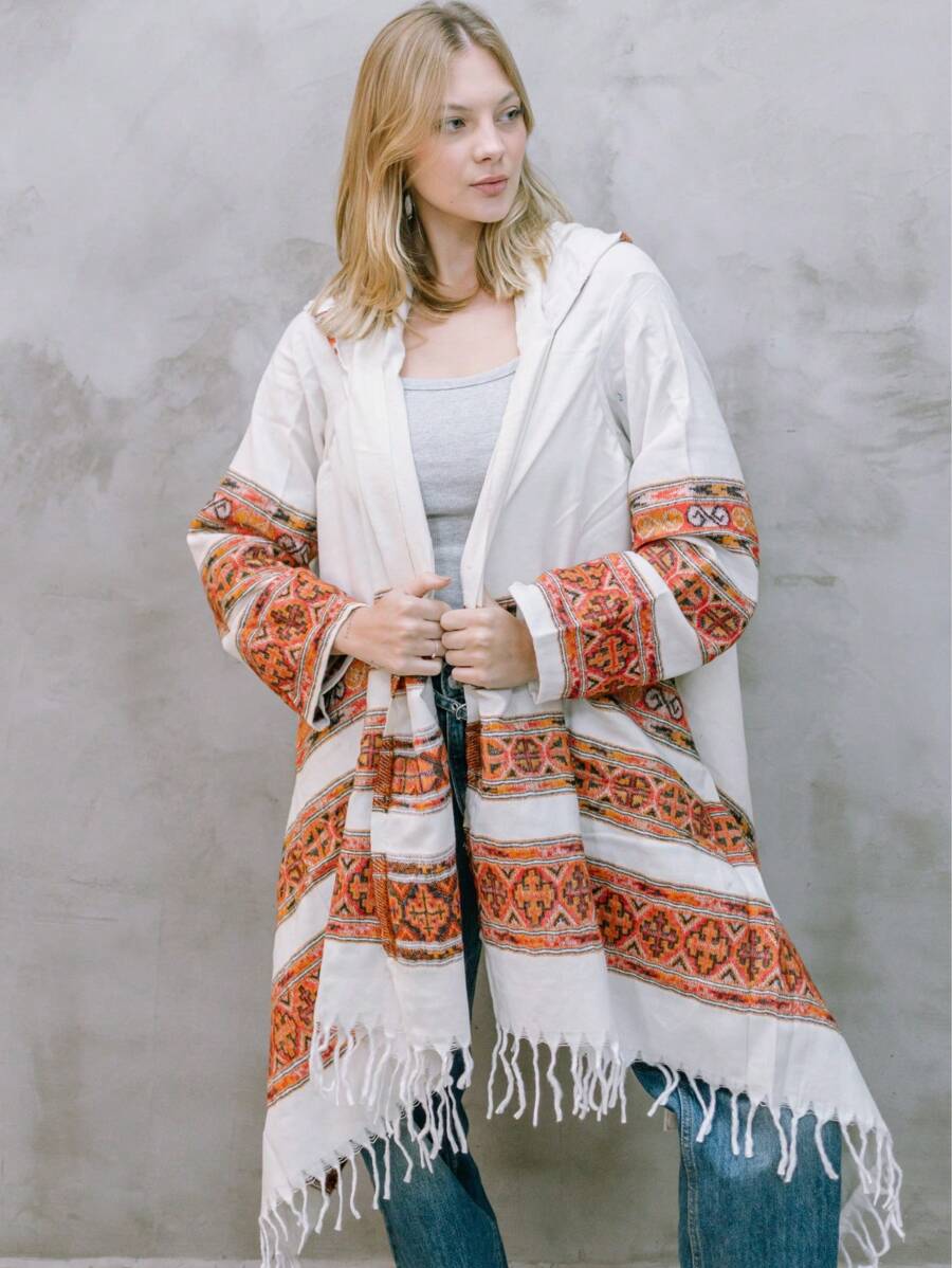 Poncho alongado com capuz boho chic nayra - Indra Moda Indiana