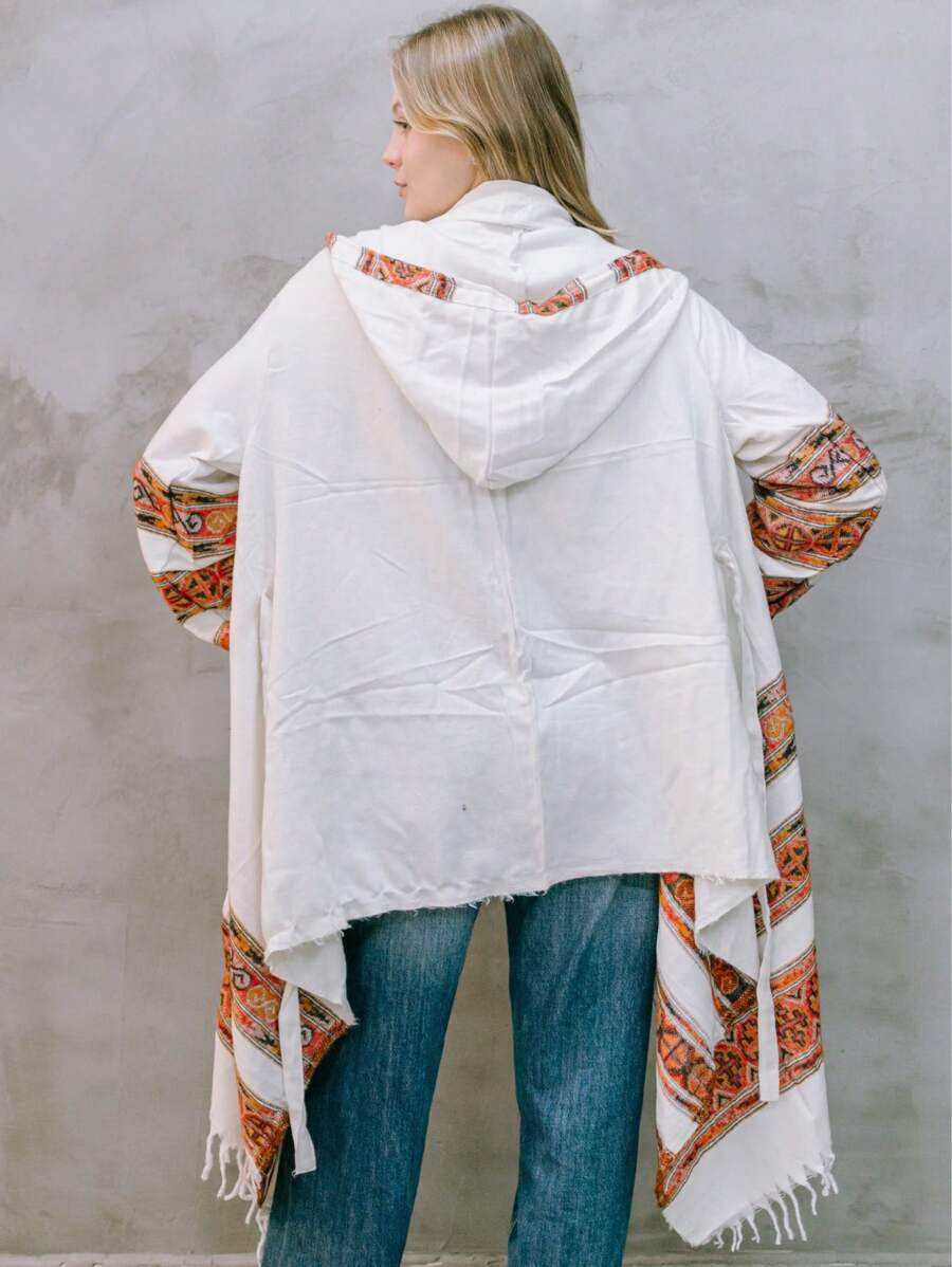 Poncho alongado com capuz boho chic nayra - Indra Moda Indiana