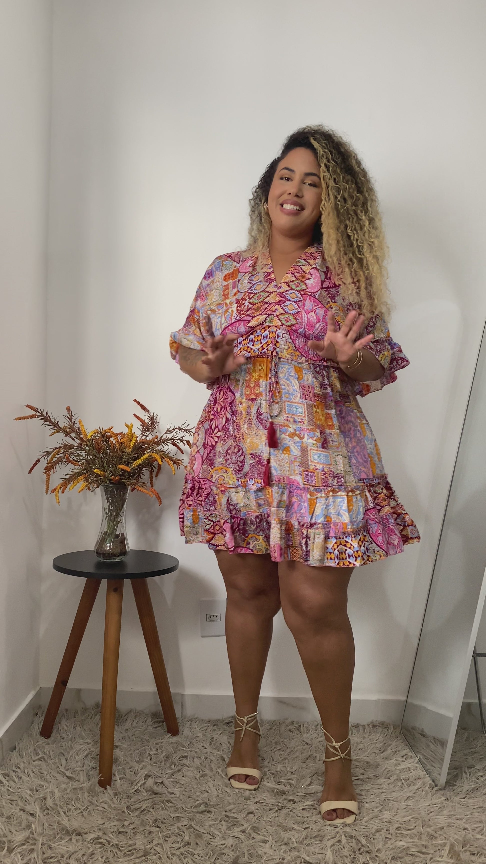 Vestido Boho Curto Vista da Serra Seda Indiana Coleção Premium 7755.