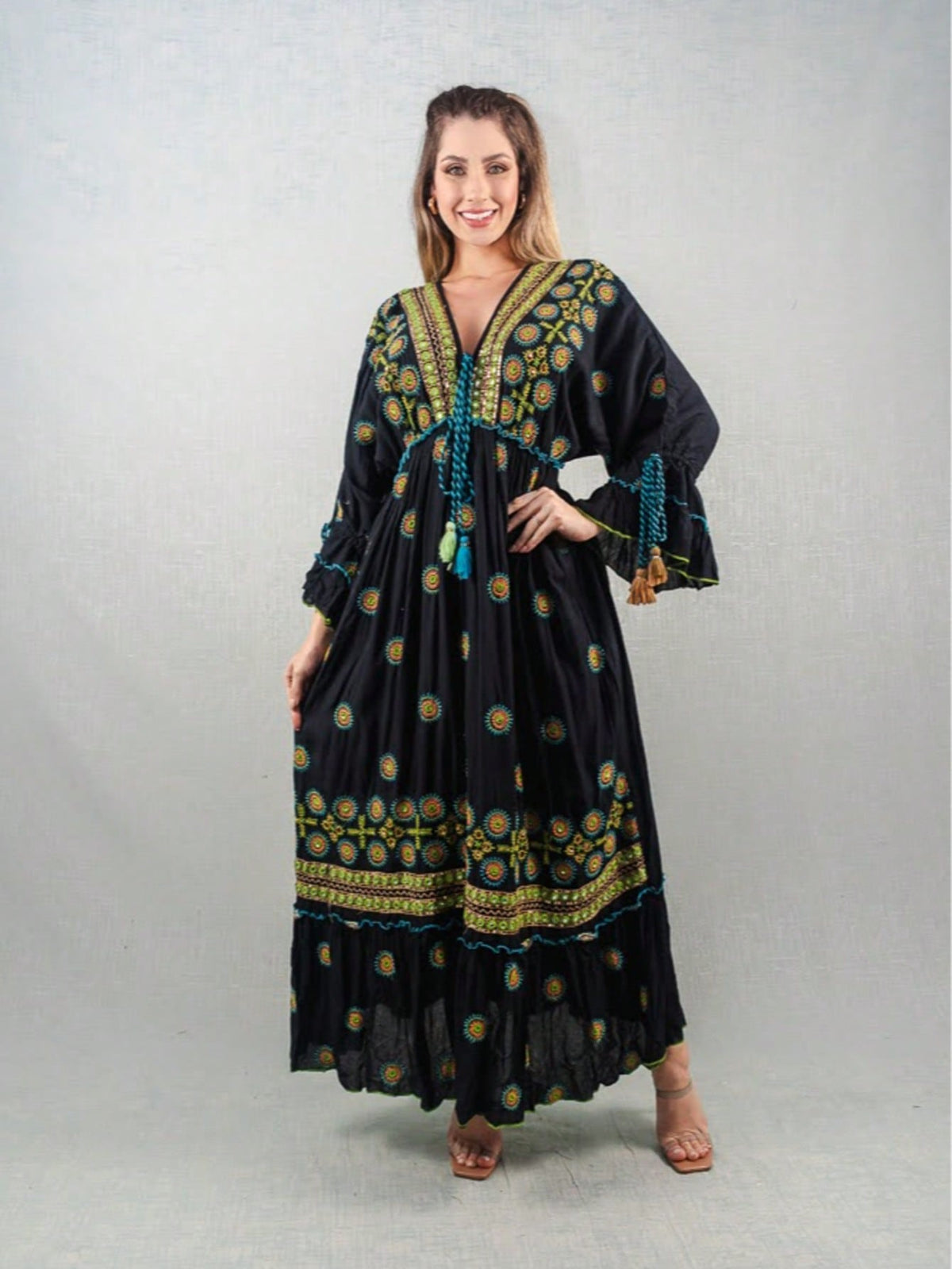 Vestido Bordado Imperial - Indra Moda Indiana